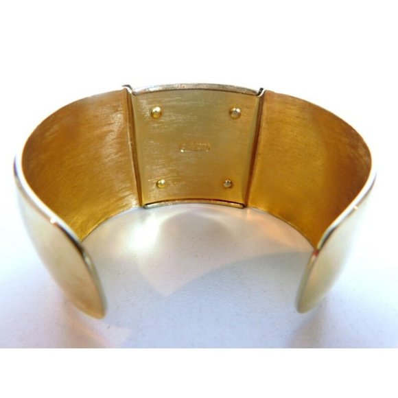 Vintage Avon Gold Tone Creamy Lucite Square Cuff Bracelet Mid Century Modern - Picture 8 of 10